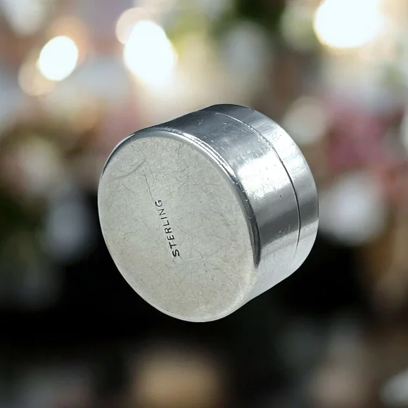 Sterling Silver Round Trinket Box 16.19 grams - Picture 7 of 9